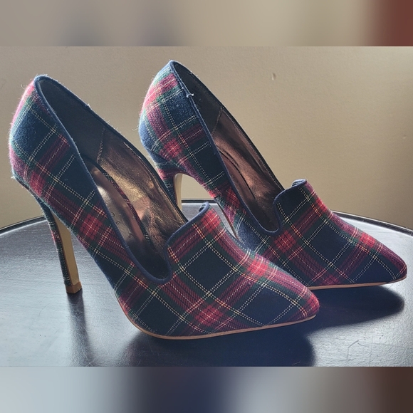 attitude Shoes - Gorgeous plaid pumps by Attitude. 5